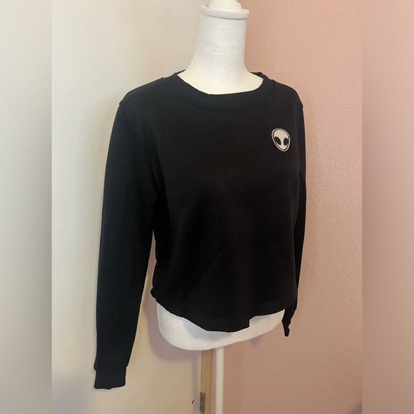 Cropped Alien Patch Sweatshirt - Picture 4 of 10